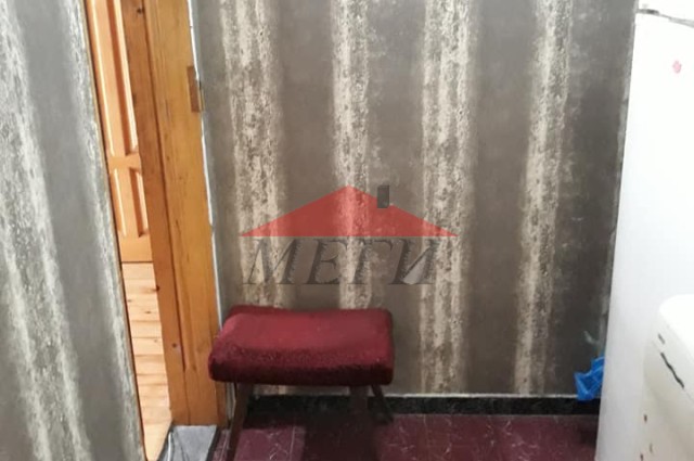 Къща с Търговски обекти