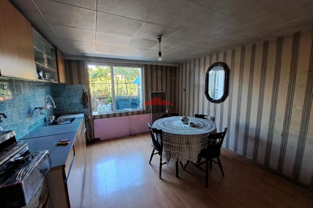 Къща-близнак