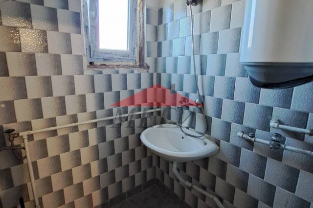 Къща-близнак