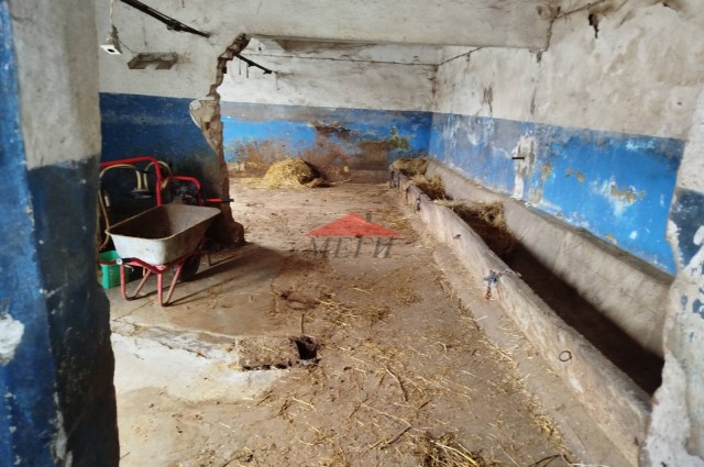 Стопанска сграда