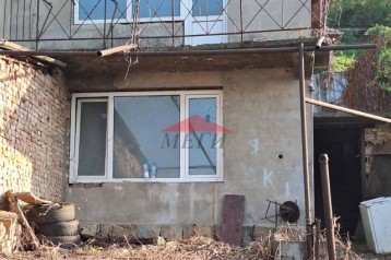 Къща-близнак