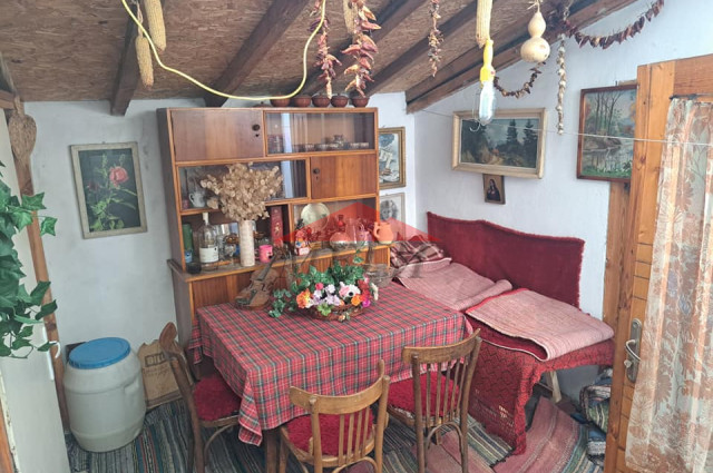 Къща-близнак