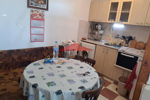 Къща-близнак