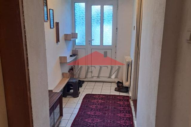 Къща-близнак