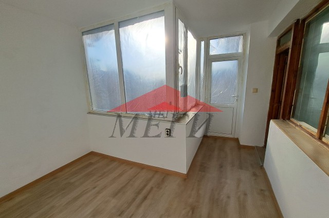 Къща-близнак