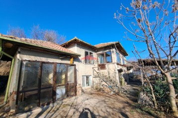 Къща с.Царевец